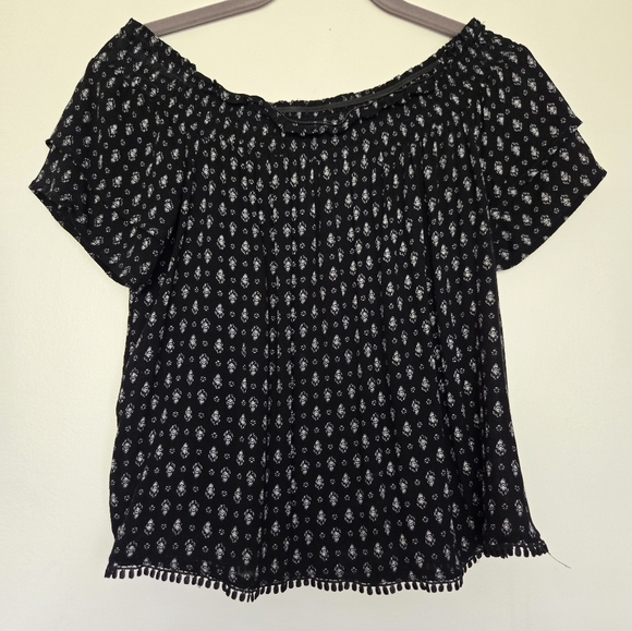 Black Patterned Off-Shoulder Top - Picture 3 of 9